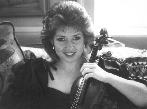 Elizabeth Layton violin