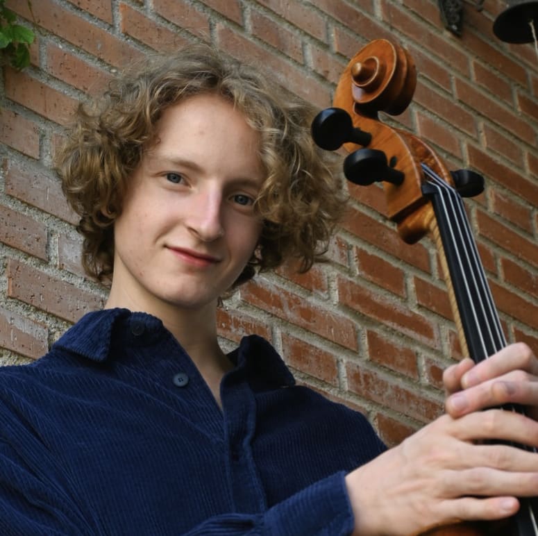 Willard Carter, cellist