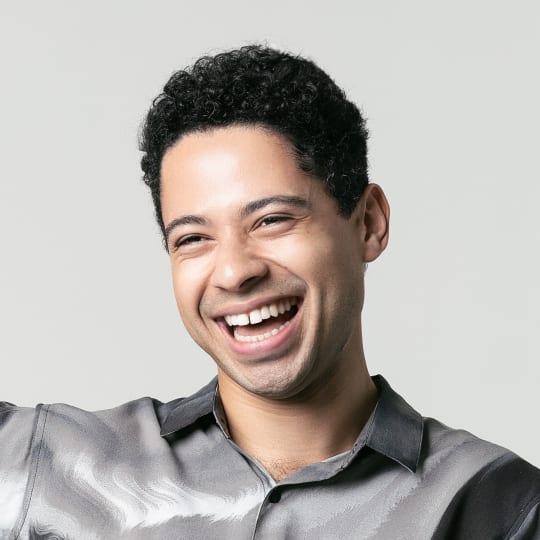 Jordan Bak, violist