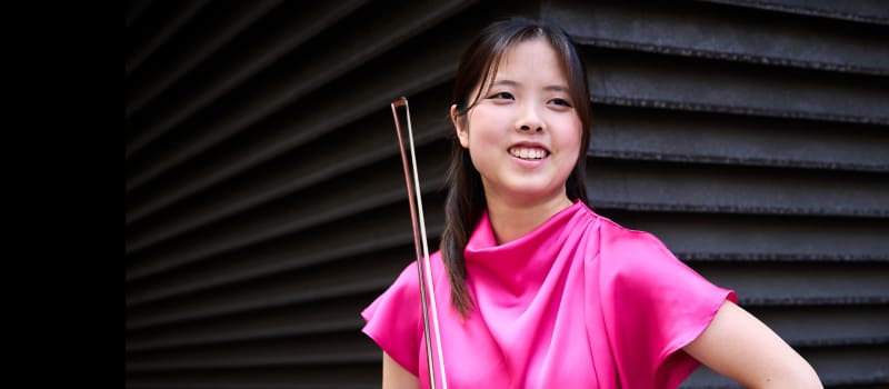 Hana Chang with violin
